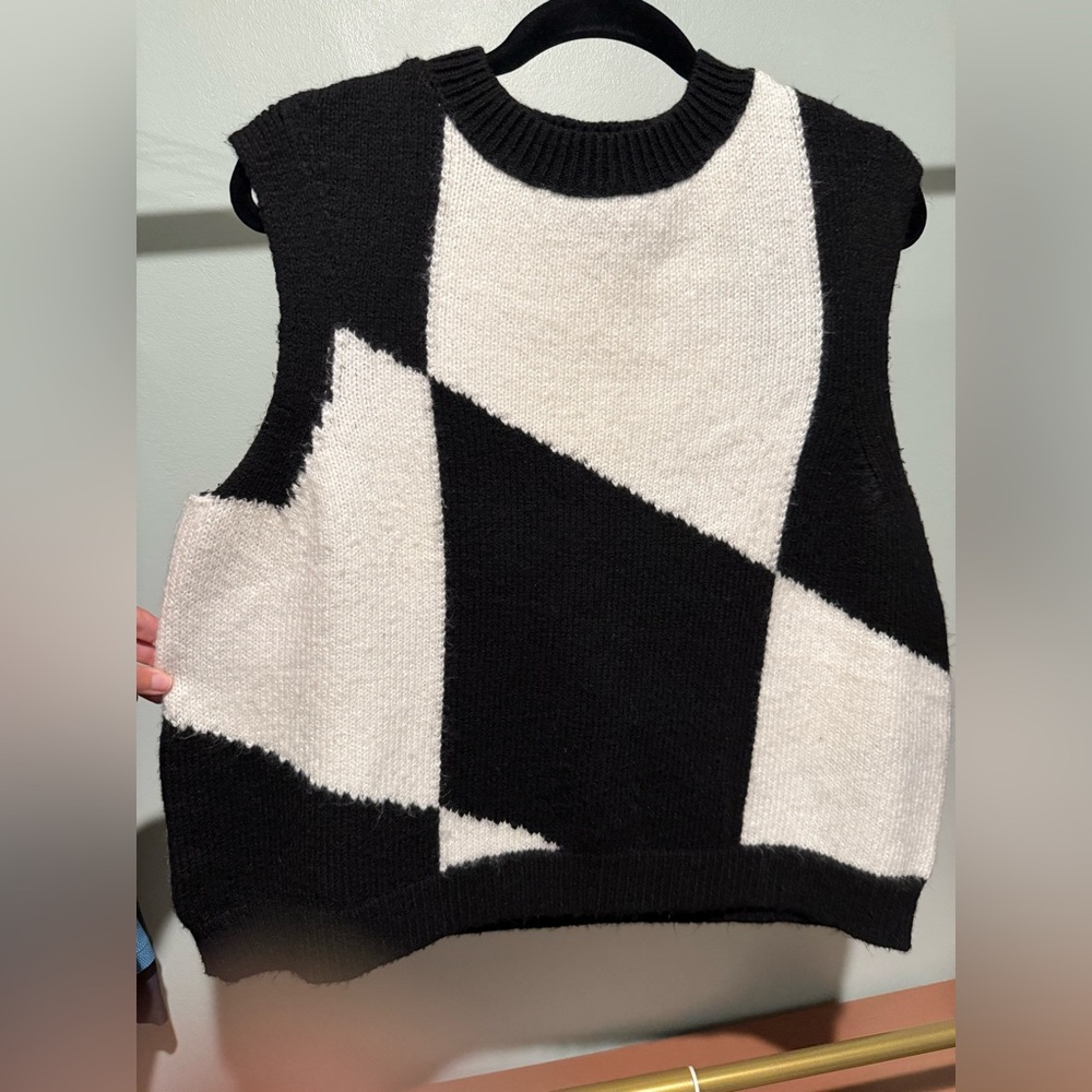 Topshop Monochrome Geometric Sweater Vest